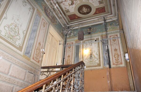 Быть или не быть? Завораживающий дом армянского винодела в Тбилиси молча ждет вердикта - Sputnik Армения