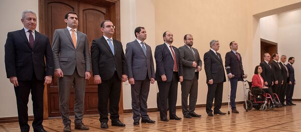 Члены правительства во время принятия присяги в здании резиденции президента Армении (30 января 2019). Еревaн - Sputnik Армения
