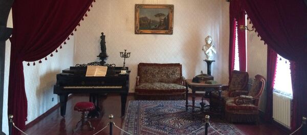 Театральная сцена в гостиной состоятельного горожанина Театральная сцена в гостиной состоятельного горожанина - Sputnik Армения