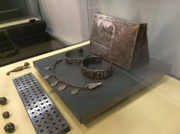 Ում է կարոտում օրիորդը. Գյումրու Ձիթողցյանների տան գաղտնիքները. լուսանկարներ Ում է կարոտում օրիորդը. Գյումրու Ձիթողցյանների տան գաղտնիքները. լուսանկարներ - Sputnik Արմենիա