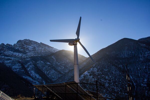 Как горцы приручили ветер: электростанция в Зангезурских горах и ее старый волшебник - Sputnik Армения