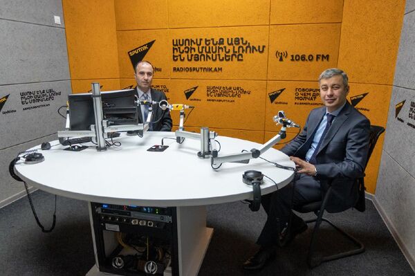 Пашинян ответит на висящие в воздухе вопросы — пресс-секретарь премьера - Sputnik Армения