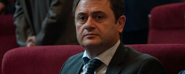 Губернатор Тавушской области Айк Чобанян перед началом собрания председателей общин Армении (11 февраля 2019). Еревaн - Sputnik Армения