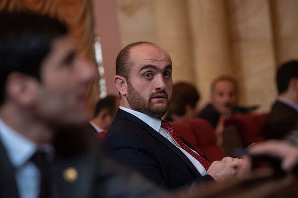 Տնօրենի բարեկամներն են գրանցված դպրոցում. Արագածոտնի մարզպետը կդիմի՞ դատախազություն Տնօրենի բարեկամներն են գրանցված դպրոցում. Արագածոտնի մարզպետը կդիմի՞ դատախազություն - Sputnik Արմենիա