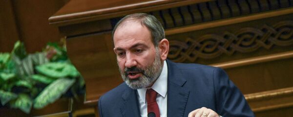 Премьер-министр Никол Пашинян на внеочередном заседании парламента Армении (12 февраля 2019). Еревaн - Sputnik Армения
