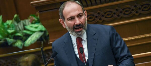 Премьер-министр Никол Пашинян на внеочередном заседании парламента Армении (12 февраля 2019). Еревaн Премьер-министр Никол Пашинян на внеочередном заседании парламента Армении (12 февраля 2019). Еревaн - Sputnik Արմենիա