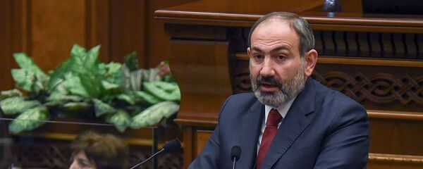 Премьер-министр Никол Пашинян на внеочередном заседании парламента Армении (12 февраля 2019). Еревaн - Sputnik Армения