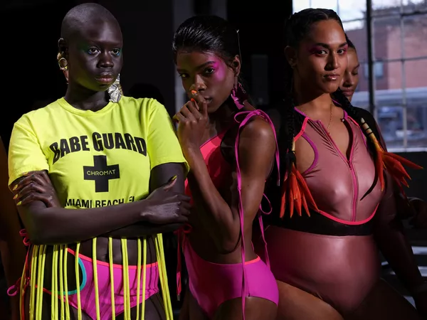 Модели перед показом Chromat в рамках Недели моды в Нью-Йорке Модели перед показом Chromat в рамках Недели моды в Нью-Йорке - Sputnik Армения