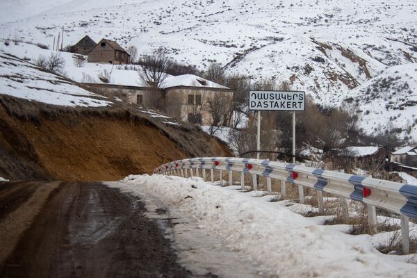 Если не будет хлеба… они угостят медом: чего мы не знали о самом маленьком городе Армении - Sputnik Армения