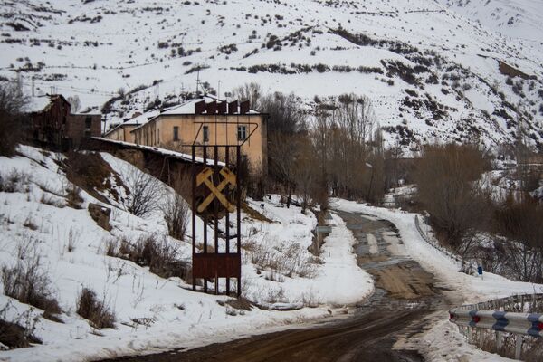 Если не будет хлеба… они угостят медом: чего мы не знали о самом маленьком городе Армении - Sputnik Армения