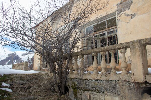 Если не будет хлеба… они угостят медом: чего мы не знали о самом маленьком городе Армении - Sputnik Армения