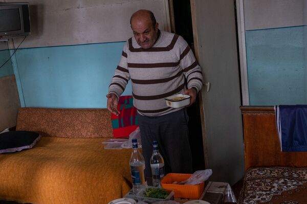 Если не будет хлеба… они угостят медом: чего мы не знали о самом маленьком городе Армении - Sputnik Армения