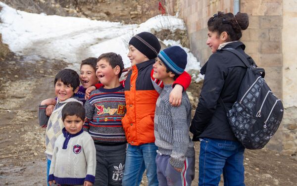 Маленькие граждане Дастакерта, Сюникская область - Sputnik Армения