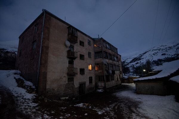 Если не будет хлеба… они угостят медом: чего мы не знали о самом маленьком городе Армении - Sputnik Армения