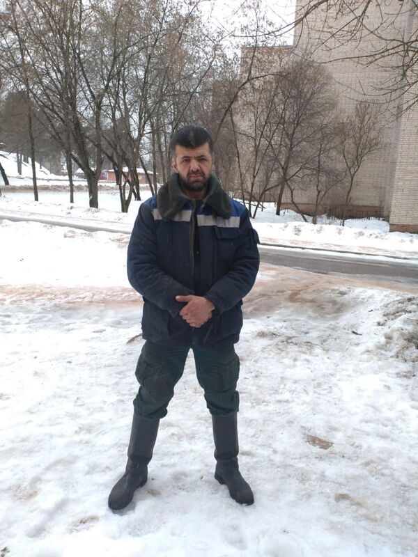 Героями не рождаются։ жители Луга благодарят армянина, спасшего маленькую девочку Героями не рождаются։ жители Луга благодарят армянина, спасшего маленькую девочку - Sputnik Армения