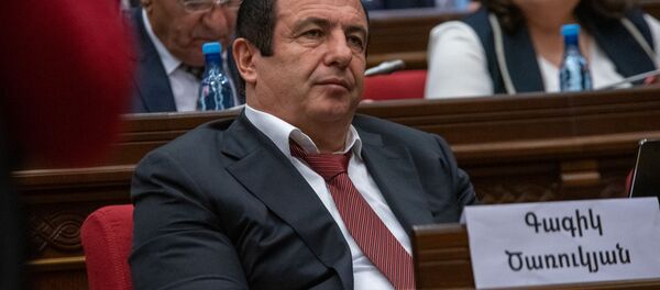 Руководитель фракции Процветающая Армения Гагик Царукян на внеочередном заседании парламента Армении (12 февраля 2019). Еревaн - Sputnik Армения