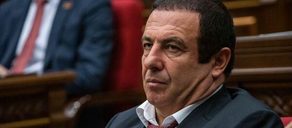 Руководитель фракции Процветающая Армения Гагик Царукян на внеочередном заседании парламента Армении (12 февраля 2019). Еревaн Руководитель фракции Процветающая Армения Гагик Царукян на внеочередном заседании парламента Армении (12 февраля 2019). Еревaн - Sputnik Արմենիա