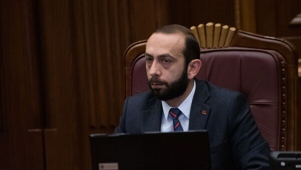 Спикер Национального Собрания Арарат Мирзоян на внеочередном заседании парламента Армении (12 февраля 2019). Еревaн - Sputnik Армения