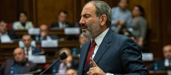 Премьер-министр Никол Пашинян на внеочередном заседании парламента Армении (12 февраля 2019). Еревaн - Sputnik Արմենիա