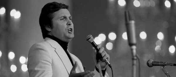 Народный артист РСФСР, эстрадный певец Лев Валерьянович Лещенко Народный артист РСФСР, эстрадный певец Лев Валерьянович Лещенко - Sputnik Армения