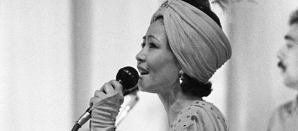 Заслуженная артистка Казахской ССР Роза Рымбаева Заслуженная артистка Казахской ССР Роза Рымбаева - Sputnik Армения