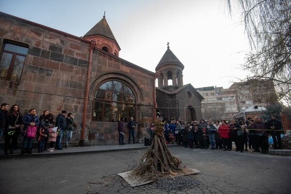 КГБ Ильича не ловил, и все стекались туда: тихие тайны улицы Пушкина в Ереване - Sputnik Армения