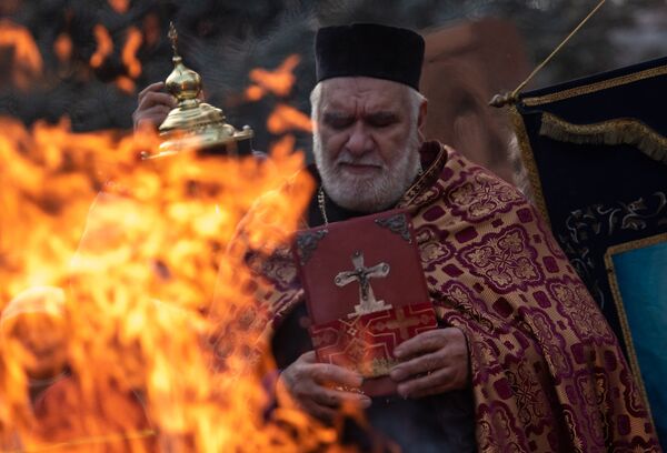 Языческий Трндез в христианской Армении - кто и почему отмечает огненный праздник - Sputnik Армения