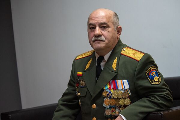 Опыт в Афганистане помог избежать многих ошибок в Карабахе – генерал - Sputnik Армения