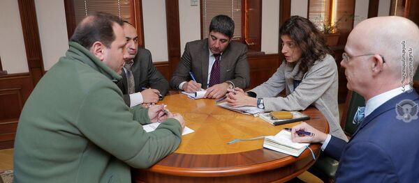 Министр обороны Давид Тоноян принял главу представительства НАТО на Южном Кавказе Росариу Пуглиси (14 февраля 2019). Ереван Министр обороны Давид Тоноян принял главу представительства НАТО на Южном Кавказе Росариу Пуглиси (14 февраля 2019). Ереван - Sputnik Արմենիա