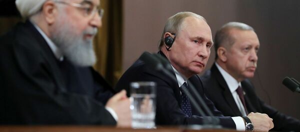 Президенты России, Турции и Ирана Владимир Путин, Реджеп Эрдоган и Хасан Рухани во время трёхсторонней встречи глав государств – гарантов астанинского процесса содействия сирийскому урегулированию (14 февраля 2019). Сочи Президенты России, Турции и Ирана Владимир Путин, Реджеп Эрдоган и Хасан Рухани во время трёхсторонней встречи глав государств – гарантов астанинского процесса содействия сирийскому урегулированию (14 февраля 2019). Сочи - Sputnik Армения