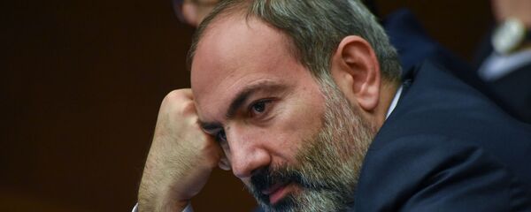 Премьер-министр Никол Пашинян на внеочередном заседании парламента Армении (14 февраля 2019). Еревaн - Sputnik Армения