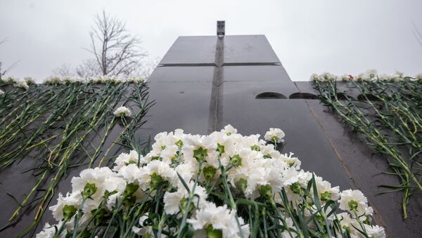 Члены Союза ветеранов войны в Афганистане возложили цветы к обелиску Героям Афганской войны (15 февраля 2019). Еревaн - Sputnik Արմենիա