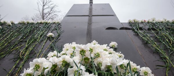 Члены Союза ветеранов войны в Афганистане возложили цветы к обелиску Героям Афганской войны (15 февраля 2019). Еревaн Члены Союза ветеранов войны в Афганистане возложили цветы к обелиску Героям Афганской войны (15 февраля 2019). Еревaн - Sputnik Արմենիա