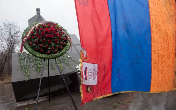Члены Союза ветеранов войны в Афганистане возложили цветы к обелиску Героям Афганской войны (15 февраля 2019). Еревaн Члены Союза ветеранов войны в Афганистане возложили цветы к обелиску Героям Афганской войны (15 февраля 2019). Еревaн - Sputnik Армения