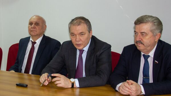 Леонид Калашников на пресс-конференции - Sputnik Армения