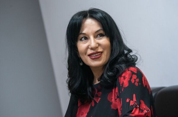 Похоронить тебя и знать, что никому не достанешься: Наира Зограбян о безумной любви мужа Похоронить тебя и знать, что никому не достанешься: Наира Зограбян о безумной любви мужа - Sputnik Армения