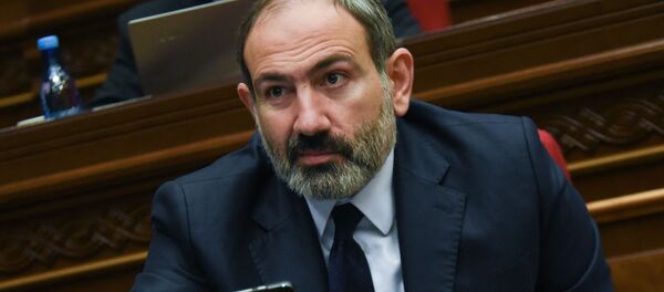 Премьер-министр Никол Пашинян на внеочередном заседании парламента Армении (14 февраля 2019). Еревaн - Sputnik Армения