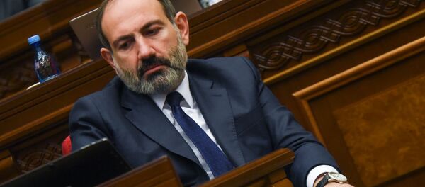 Премьер-министр Никол Пашинян на внеочередном заседании парламента Армении (14 февраля 2019). Еревaн - Sputnik Армения