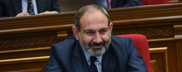 Премьер-министр Никол Пашинян на внеочередном заседании парламента Армении (14 февраля 2019). Еревaн - Sputnik Армения