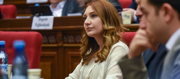 Руководитель фракции Мой шаг Лилит Макунц на внеочередном заседании парламента Армении (12 февраля 2019). Еревaн Руководитель фракции Мой шаг Лилит Макунц на внеочередном заседании парламента Армении (12 февраля 2019). Еревaн - Sputnik Արմենիա