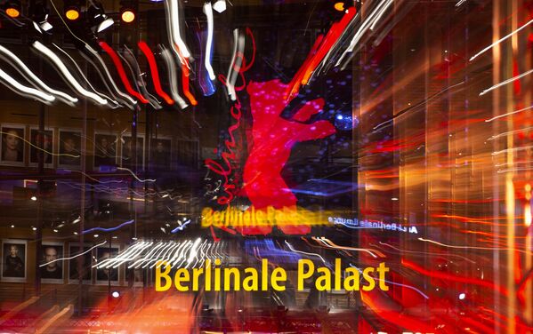 Вход в Театр на Потсдамской площади, место проведения 69-го Берлинского кинофестиваля Берлинале - 2019. - Sputnik Армения