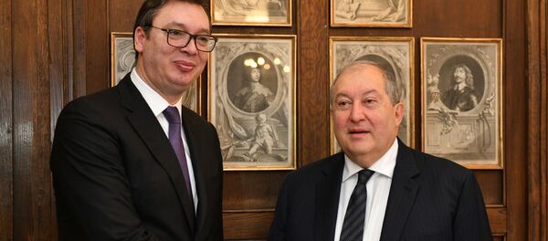 Встреча президента Армена Саркисяна с президентом Сербии Александром Вучичем в Мюнхене Встреча президента Армена Саркисяна с президентом Сербии Александром Вучичем в Мюнхене - Sputnik Армения