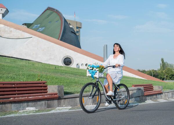 Նորաձև դատավճռից մինչև կատաստրոֆիկ սեր. Նաիրա Զոհրաբյանը տվել է բոլոր հարցերի պատասխանները Նորաձև դատավճռից մինչև կատաստրոֆիկ սեր. Նաիրա Զոհրաբյանը տվել է բոլոր հարցերի պատասխանները - Sputnik Արմենիա