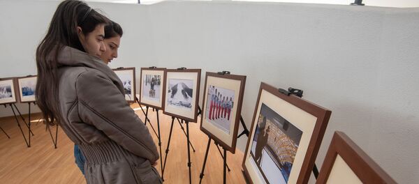 Экспозиция с фотографиями Красноярска и Красноярского края в здании филиала МГУ (20 февраля 2019). Еревaн Экспозиция с фотографиями Красноярска и Красноярского края в здании филиала МГУ (20 февраля 2019). Еревaн - Sputnik Армения