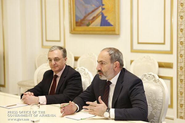 Пашинян представил посредникам по Карабаху детали встречи с Алиевым в Давосе - Sputnik Армения