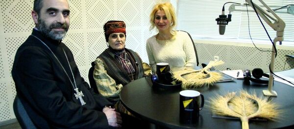Տեր Եսայի քահանա Արթենյան, Լուսիկ Ագուլեցի և Ամալյա Պապյան Տեր Եսայի քահանա Արթենյան, Լուսիկ Ագուլեցի և Ամալյա Պապյան - Sputnik Արմենիա