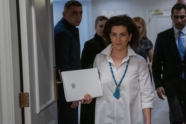 Первая леди Армении ничего не скрывает: Анна Акопян отчиталась за каждую копейку - Sputnik Армения