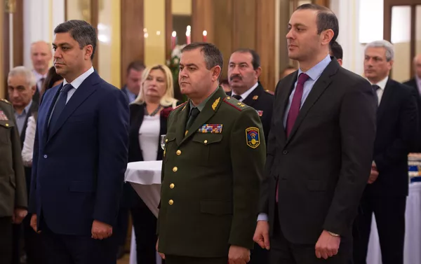 Глава СНБ Артур Ванецян, начальник ГШ ВС Артак Давтян и секретарь СБ Армен Григорян на приеме в посольстве РФ в РА, приуроченном к 23 февраля (21 февраля 2019). Еревaн Глава СНБ Артур Ванецян, начальник ГШ ВС Артак Давтян и секретарь СБ Армен Григорян на приеме в посольстве РФ в РА, приуроченном к 23 февраля (21 февраля 2019). Еревaн - Sputnik Армения