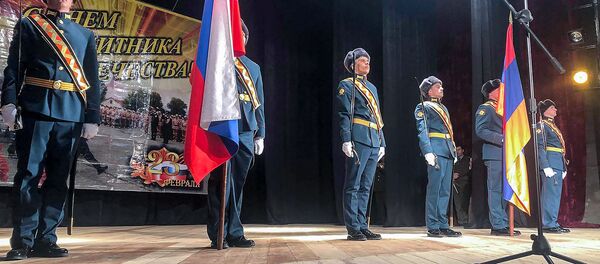 В Гюмри отпраздновали день защитника отечества - Sputnik Արմենիա