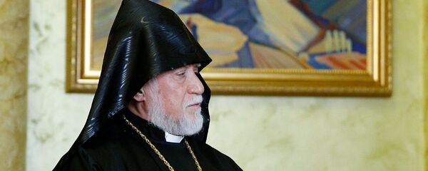 Католикос Великого Дома Киликийского Арам Первый на встрече с премьер-министром Никoлом Пaшиняном и Катoликосом всех армян Гарегином Втoрым (22 февраля 2019). Еревaн - Sputnik Армения